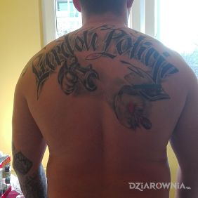 Tatuaż Jp I wszystko jasne :-) na plecach motyw: napisy