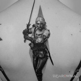 Tatuaż Ciri na plecach motyw: czarno-szare styl: realistyczne