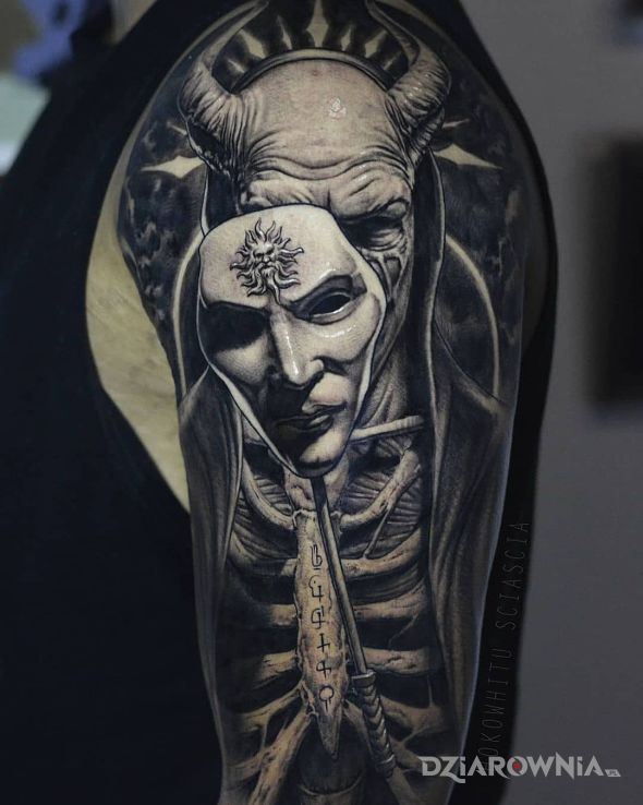 Tatuaż diabeł za maską w motywie demony i stylu realistyczne na ręce