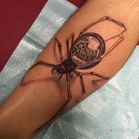 Tatuaż Pająk 3D na przedramieniu motyw: steampunk
