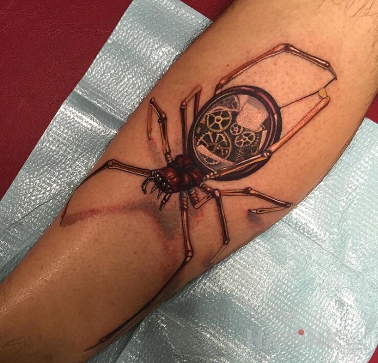 Tattoo Pająk 3D in steampunk motif on the forearm