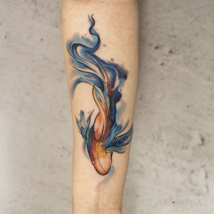 Tatuaż akwarelowo w motywie zwierzęta i stylu watercolor na przedramieniu