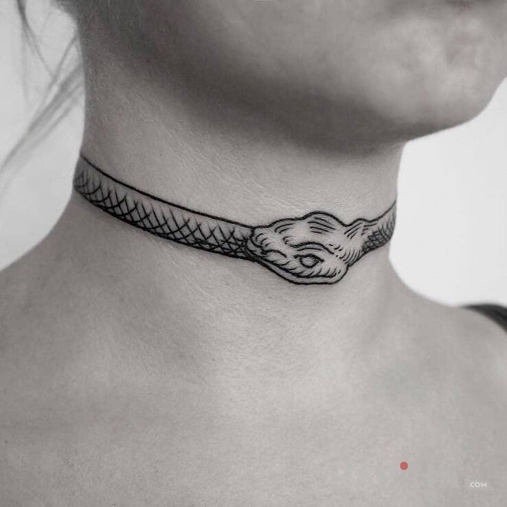 Tattoo Wężowy choker in black and gray motif and graphic / illustrative style on the throat