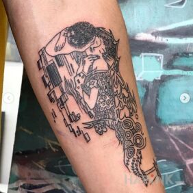 Tattoo The Kiss by Gustav Klimt On the arm motif: characters style: abstract