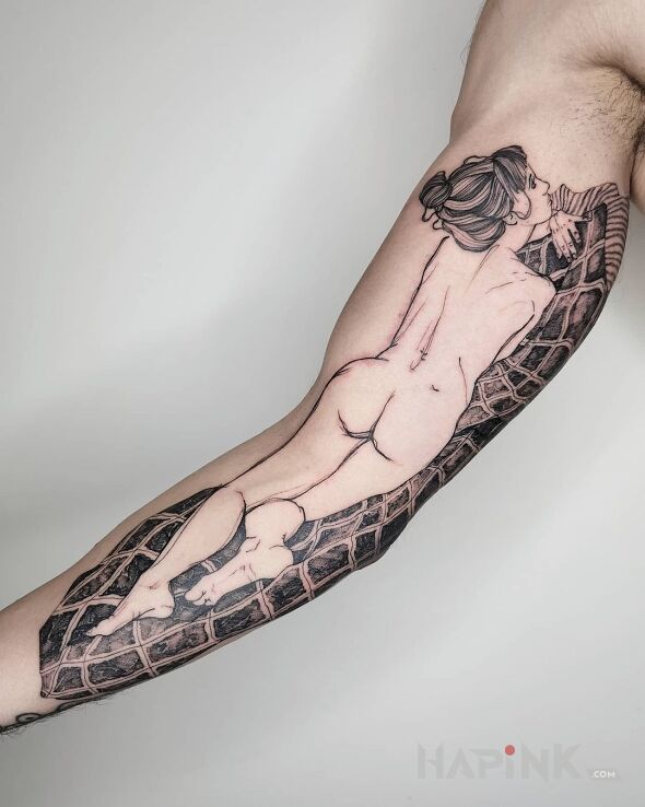 Tattoo Kobieta na kocyku in characters motif and graphic / illustrative style On the arm