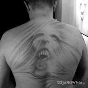 Tatuaż Mój demon... na plecach motyw: czarno-szare styl: graficzne / ilustracyjne