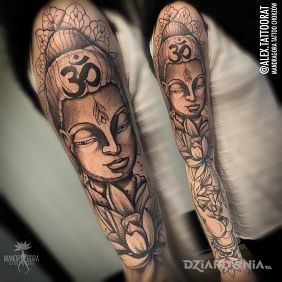 Tatuaż Budda na ramieniu motyw: rękawy styl: dotwork