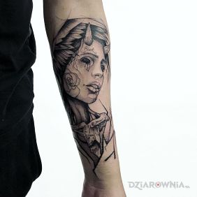Tatuaż Kobieta - demon na ręce motyw: twarze styl: graficzne / ilustracyjne