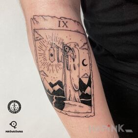 Tattoo Tarot with the Hermit on the forearm motif: characters style: engravings / gravure