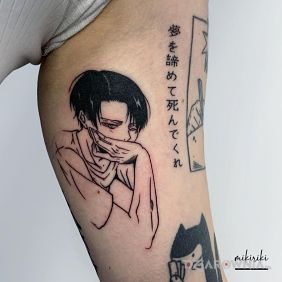 Tatuaż Levi Ackerman na bicepsie motyw: postacie styl: kontury / linework