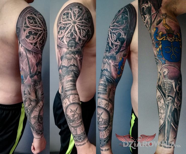 Tatuaż 6 sesji czesc zagojona czesc swieza w motywie rękawy i stylu surrealistyczne na ramieniu