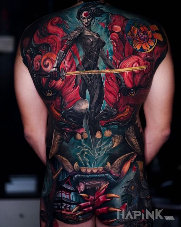 Tattoo Japonska wojowniczka i demon in characters motif and realistic style on the back