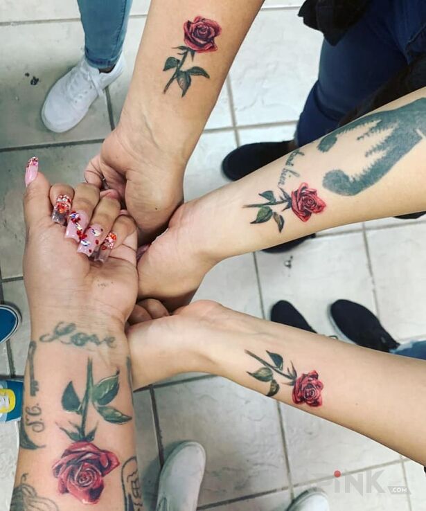 Tattoo Siostrzane różyczki ???? in colorful motif and realistic style on the forearm