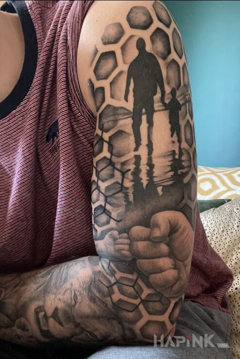Tattoo Rękaw hexagon in zodiac signs motif and geometric style on the elbow