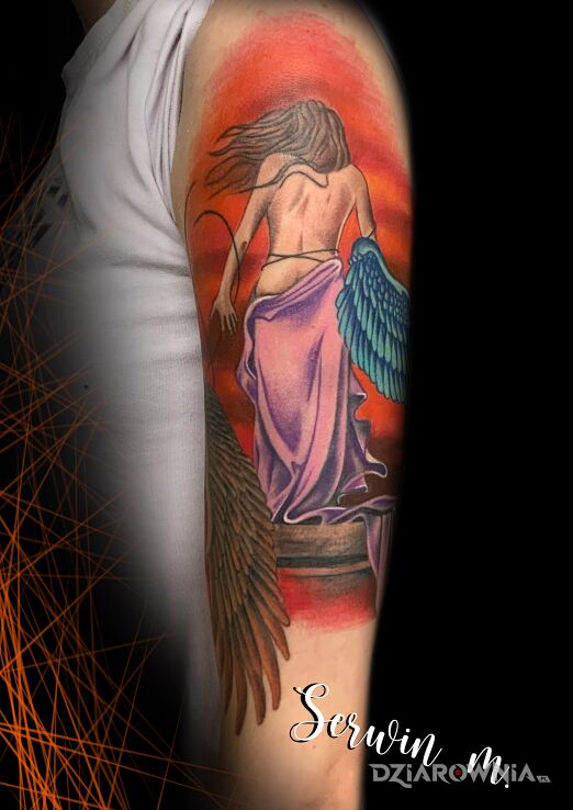 Tatuaż upadły anioł w motywie anioły i stylu graficzne / ilustracyjne na ramieniu