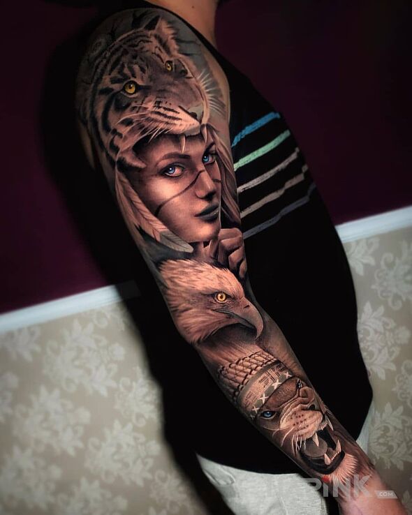 Tattoo Zwierzecy zastep in colorful motif and realistic style On the arm