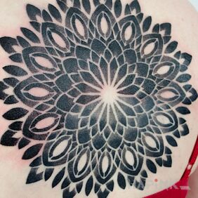 Tattoo Mandala on the back motif: mandalas style: geometric