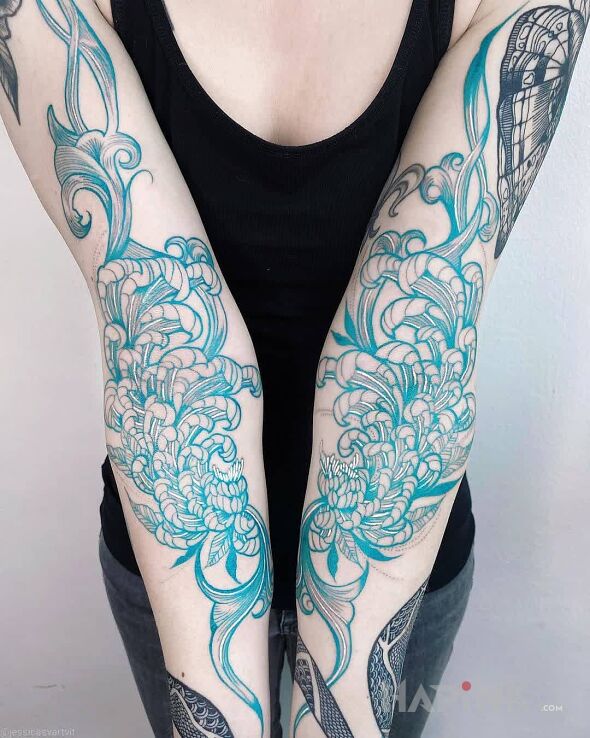 Tattoo Co za kolory! in colorful motif and graphic / illustrative style On the arm