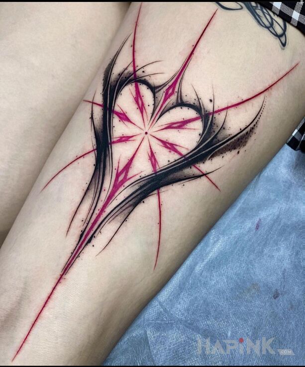 Tattoo Serducho z ostrym wykończeniem in other motif and graphic / illustrative style on the leg