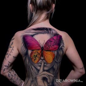 Tatuaż Motyl na twarzy na plecach motyw: twarze styl: realistyczne