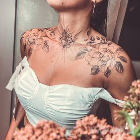 Tattoo Flowers on the shoulders on the shoulder motif: mandalas style: graphic / illustrative
