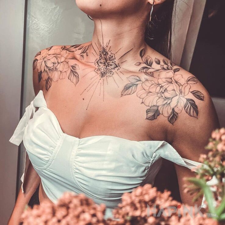 Tattoo Kwiaty na barkach in flowers motif and graphic / illustrative style on the throat
