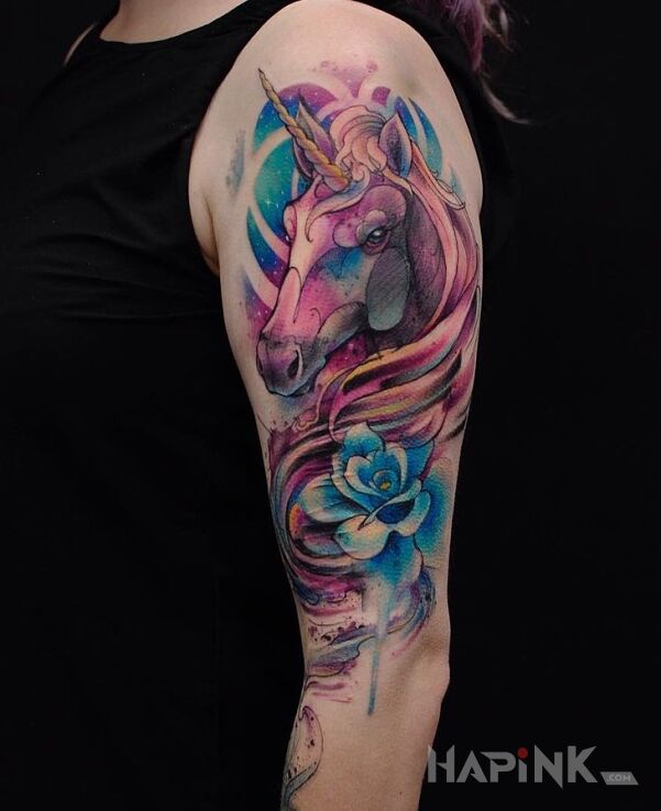 Tattoo Jednorożec in animals motif on the upper arm