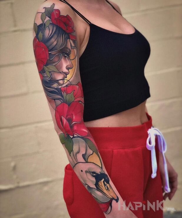Tattoo Kobieta z gęsią in flowers motif and neo-traditional style on the forearm