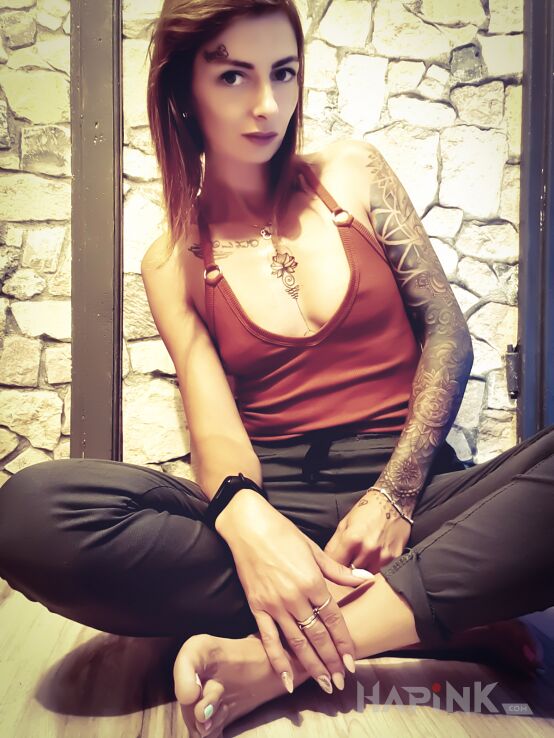Tattoo Jest i na twarzy in sleeves motif and minimalistic style on the face