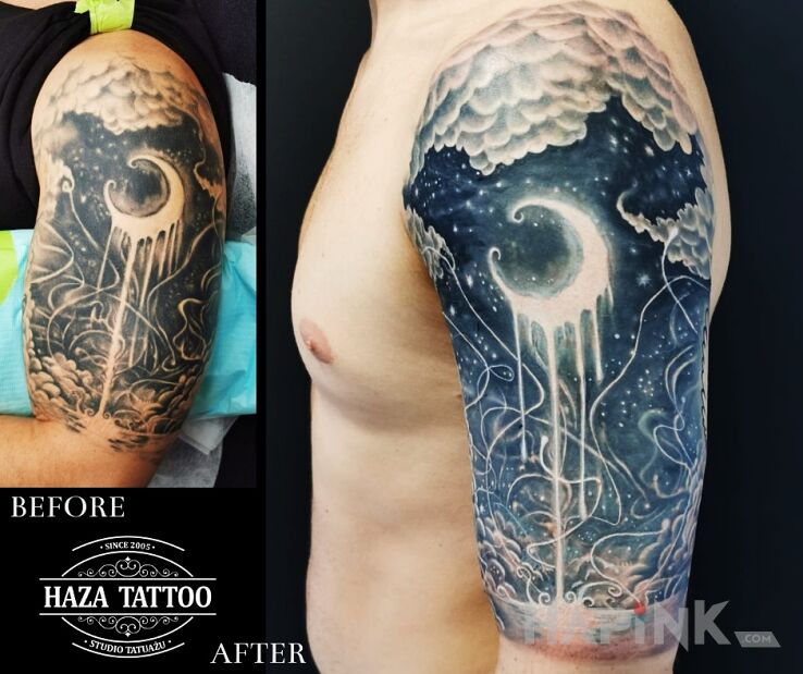 Tattoo Skyline in black and gray motif and graphic / illustrative style on the upper arm