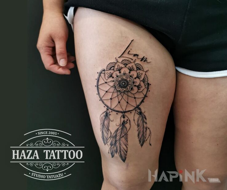 Tattoo Mandala łapacz snów in Indian motif and graphic / illustrative style on the leg