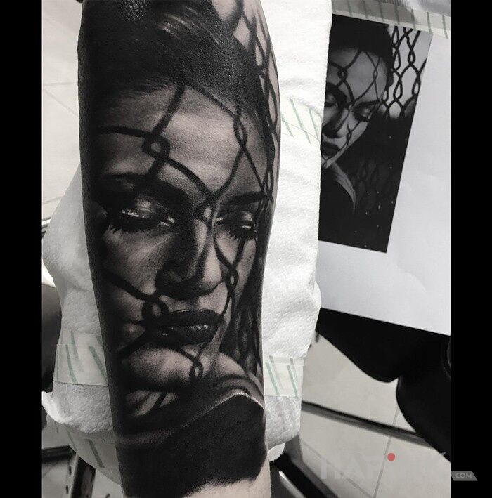 Tattoo Realistyczny portret in 3D motif and realistic style on the forearm