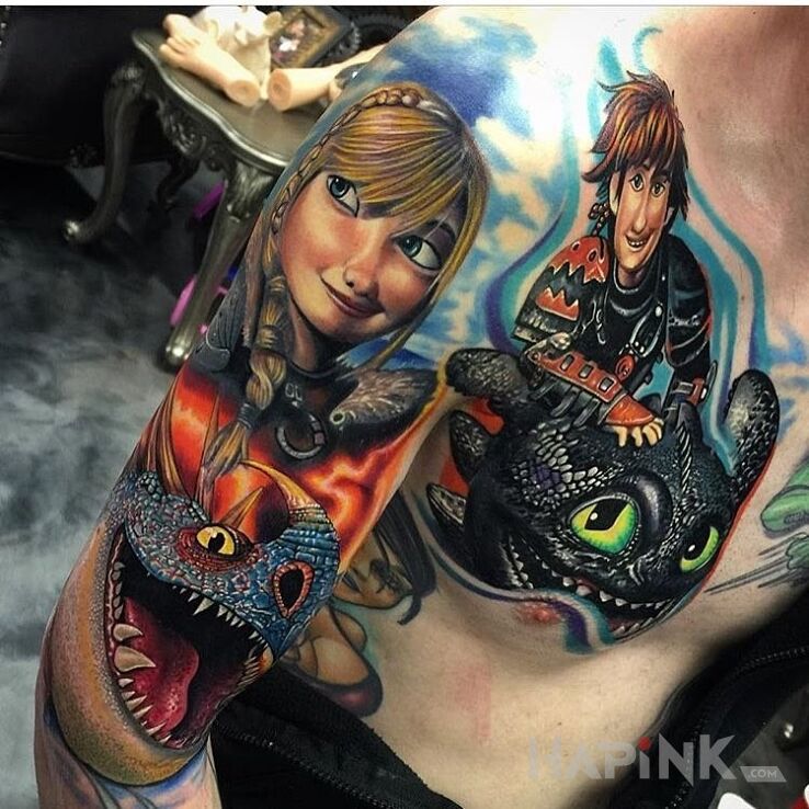 Tattoo Postaci z bajki in sleeves motif on the upper arm