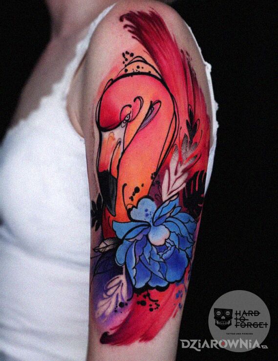 Tatuaż flaming w motywie zwierzęta i stylu watercolor na ramieniu