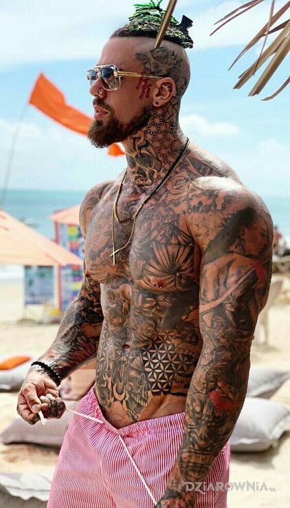 Tatuaż wydziaraniec na plaży w motywie rękawy i stylu graficzne / ilustracyjne na szyi