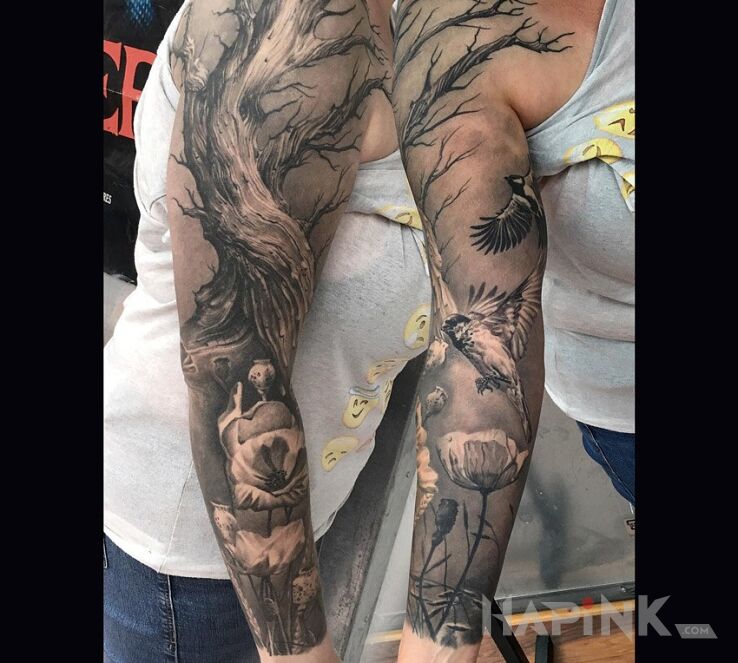 Tattoo Rękaw przedstawiający nature in sleeves motif and realistic style on the upper arm