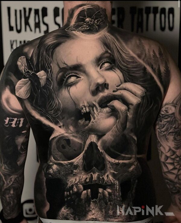 Tattoo Mroczna dama in skulls motif and realistic style on the back