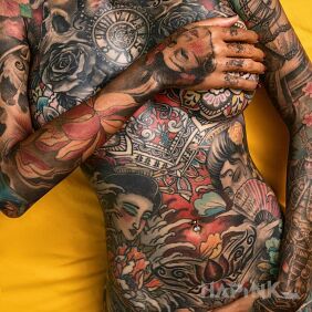 Tattoo You won't stick the needles anymore on the breast motif: skulls style: realistic