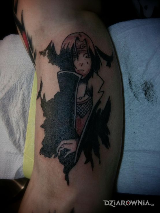Tatuaż itachi w motywie postacie i stylu japońskie / irezumi na przedramieniu
