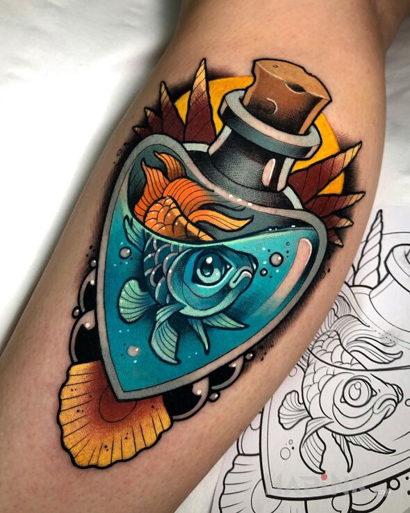 Tattoo Rybka we flakonie in animals motif and newschool style on the calf