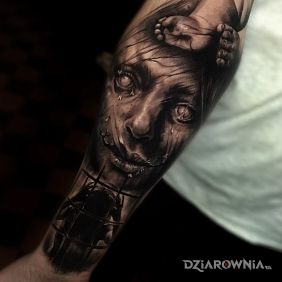 Tatuaż Straszny tatuaż na przedramieniu motyw: 3D