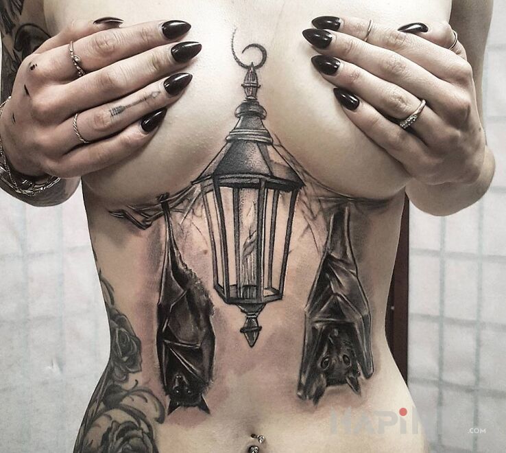 Tattoo Nietoperze in 3D motif on the stomach