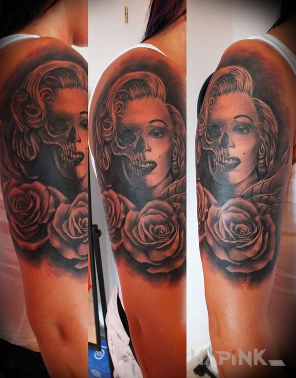 Tattoo Pierwsza sesja :) in skulls motif on the upper arm