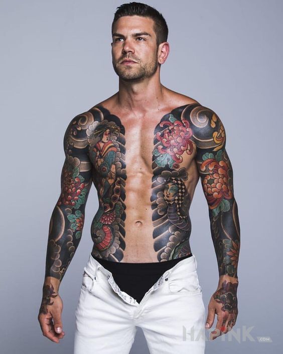 Tattoo Garnitur szyty w Japonii in sleeves motif and japanese / irezumi style On the arm