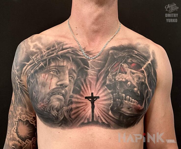 Tattoo Życie i śmierć in skulls motif and realistic style on the chest