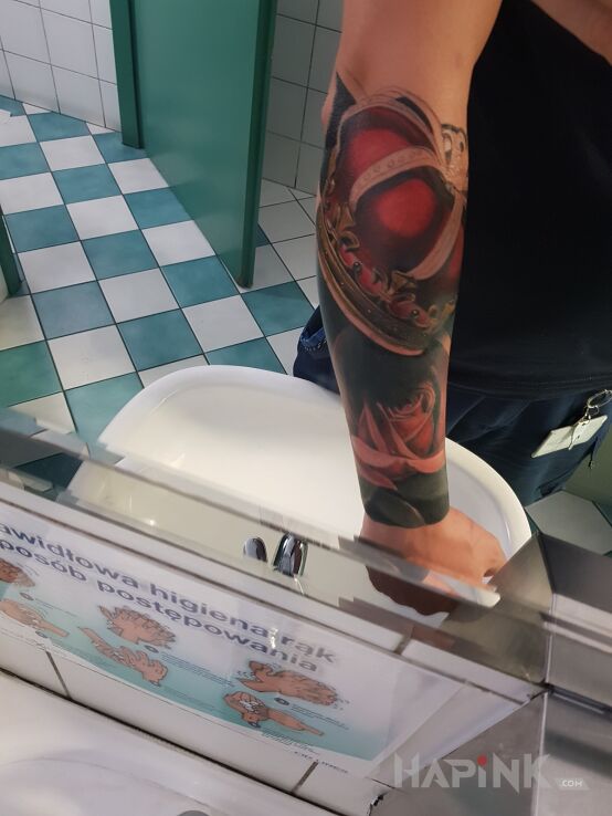 Tattoo Dalszy ciąg rękawa in colorful motif and realistic style on the forearm