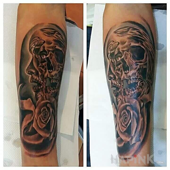 Tattoo Mój dzisiejszy nabytek in faces motif on the forearm
