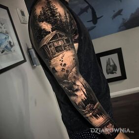 Tatuaż Domek w lesie na przedramieniu motyw: rękawy styl: realistyczne