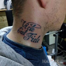 Tattoo Vide cul fide on the neck motif: lettering