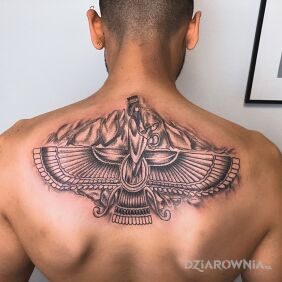 Tatuaż Sumarium tattoo na plecach motyw: czarno-szare styl: graficzne / ilustracyjne
